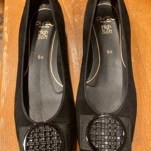 Women's Black Suede  Size 8.5 US 6.5 European Size Ara Dress shoes 1/2 inch heel